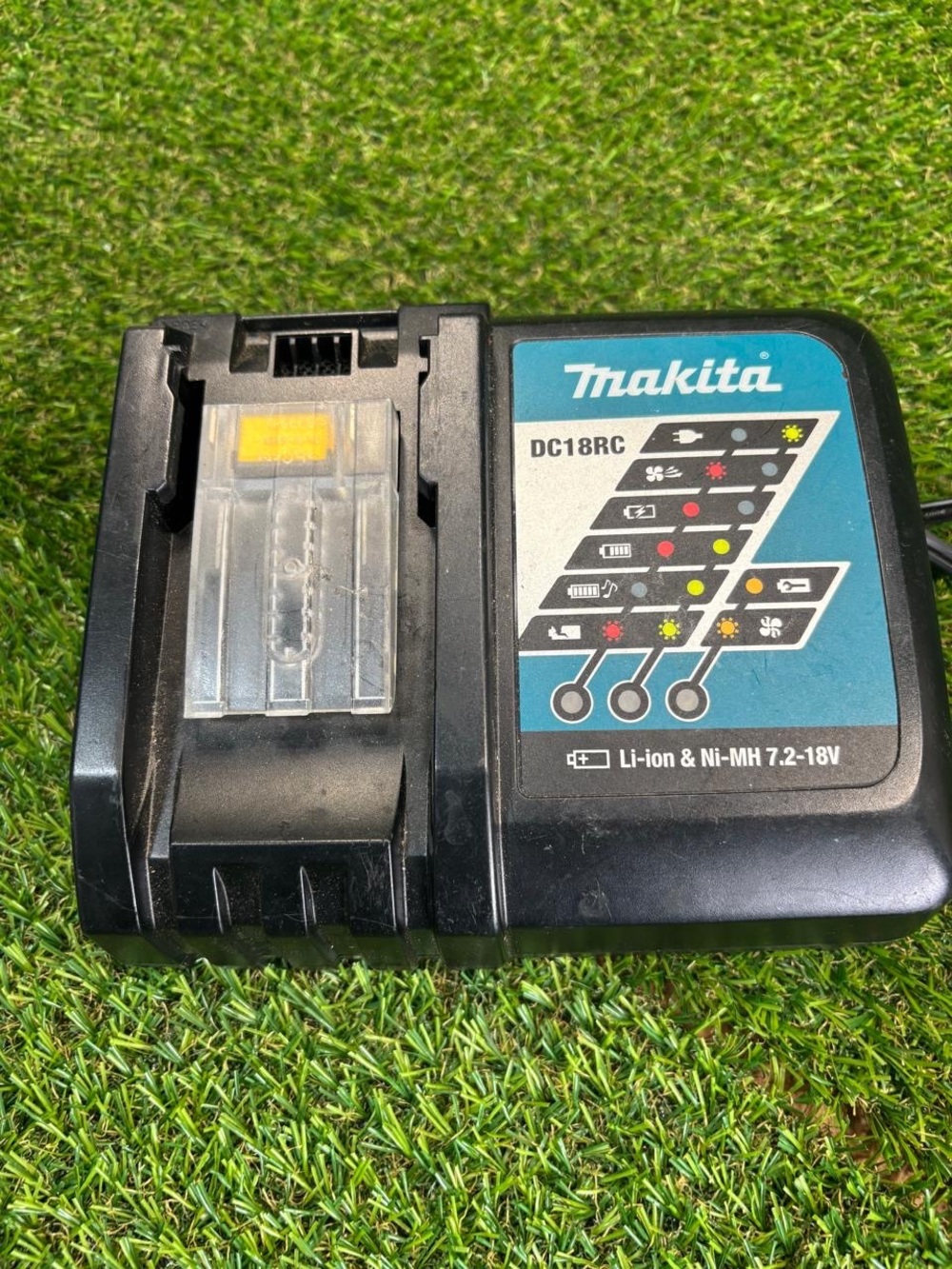 Makita DC18RC Black Battery Charger for 7.2-18V Li-ion & Ni-MH - Picture 1 of 3